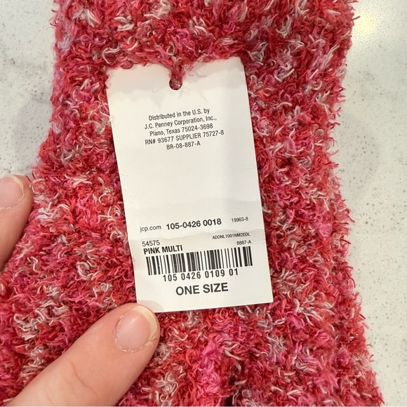 NWT-Winter Bundle Textured Ivory Gloves, Red Gloves, Pink/Purple Knit Headband - Picture 4 of 13